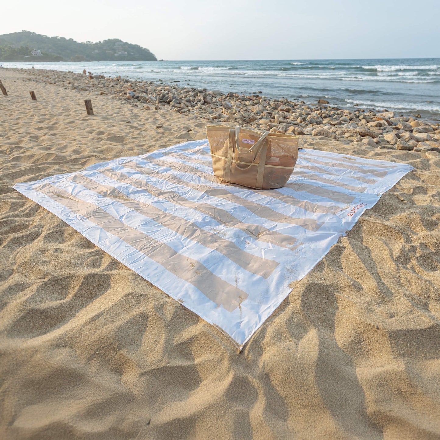 Mesh Beach Tote with Pull-out blanket